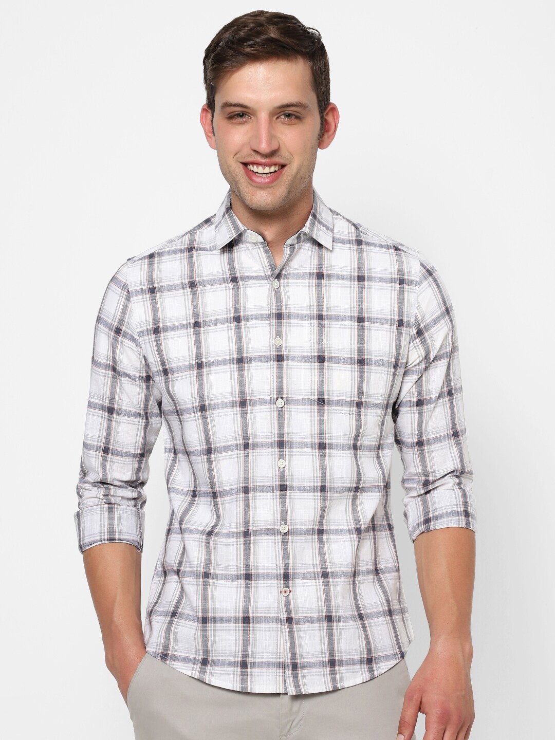 

VASTRADO Men White Comfort Checked Casual Shirt