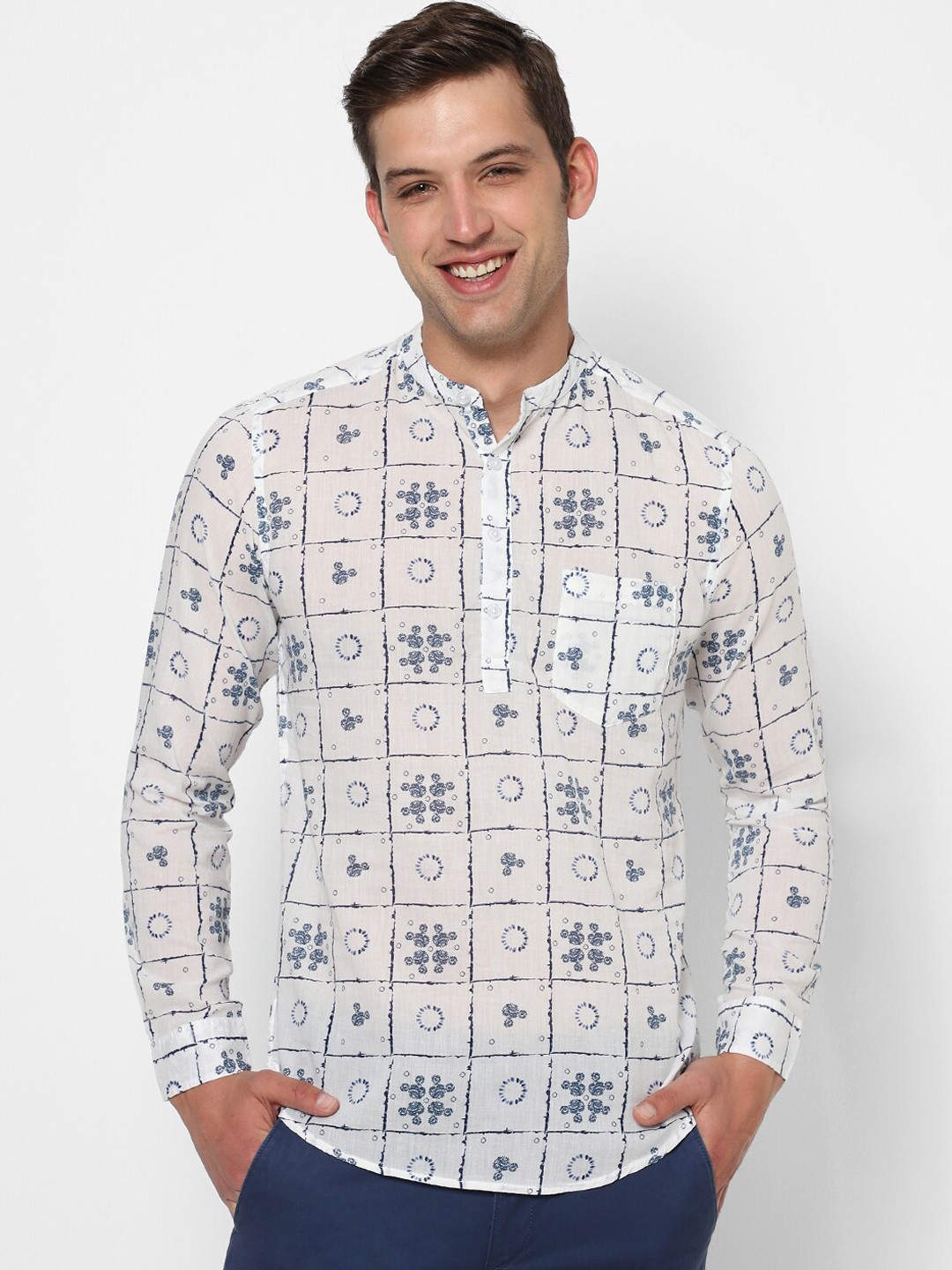 

VASTRADO Men White Slim Fit Printed Casual Shirt