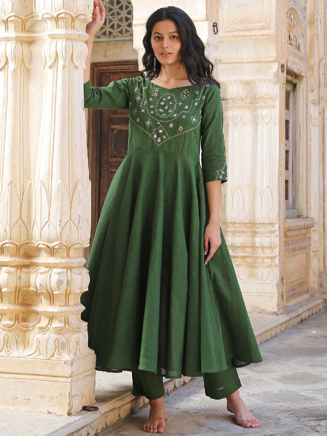 

OKHAI Women Green Ethnic Motifs Yoke Design Empire Pure Cotton Kurta With Trousers