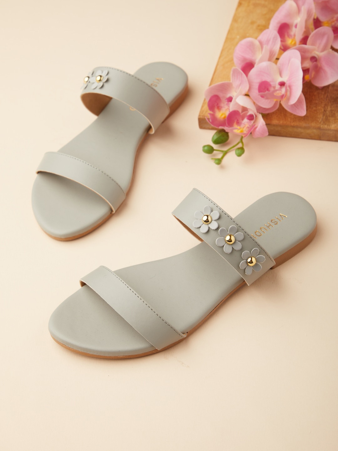 

Vishudh Women Grey Open Toe Flats