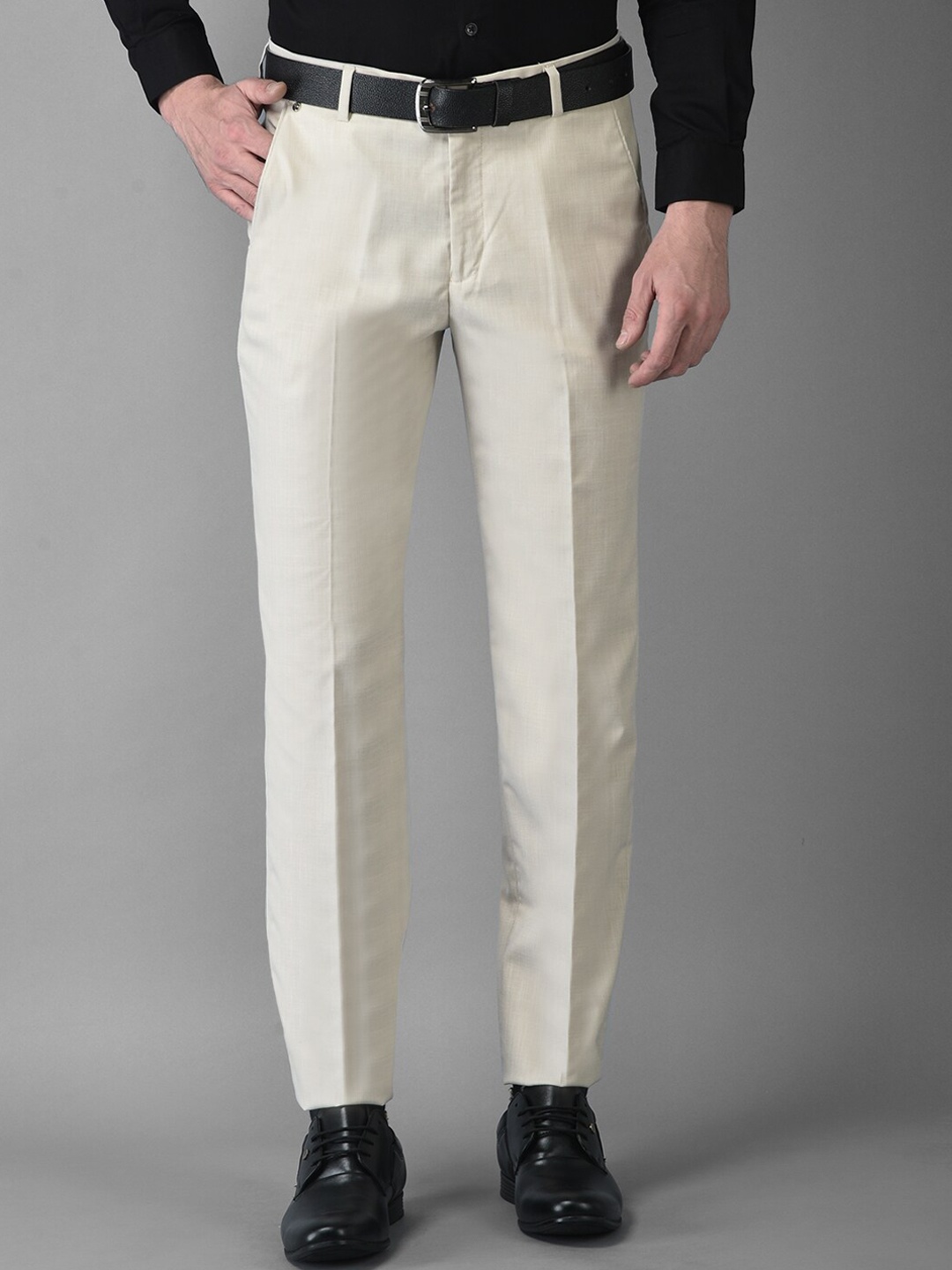 

Canary London Men Beige Smart Slim Fit Wrinkle Free Trousers