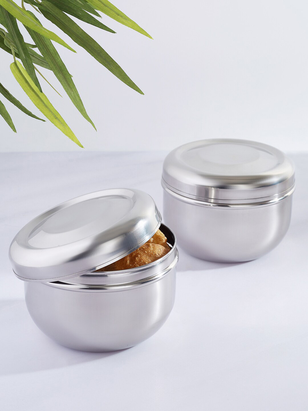 

HomeTown Glisto Set of 2 Stainless Steel Canister With Lid, Silver