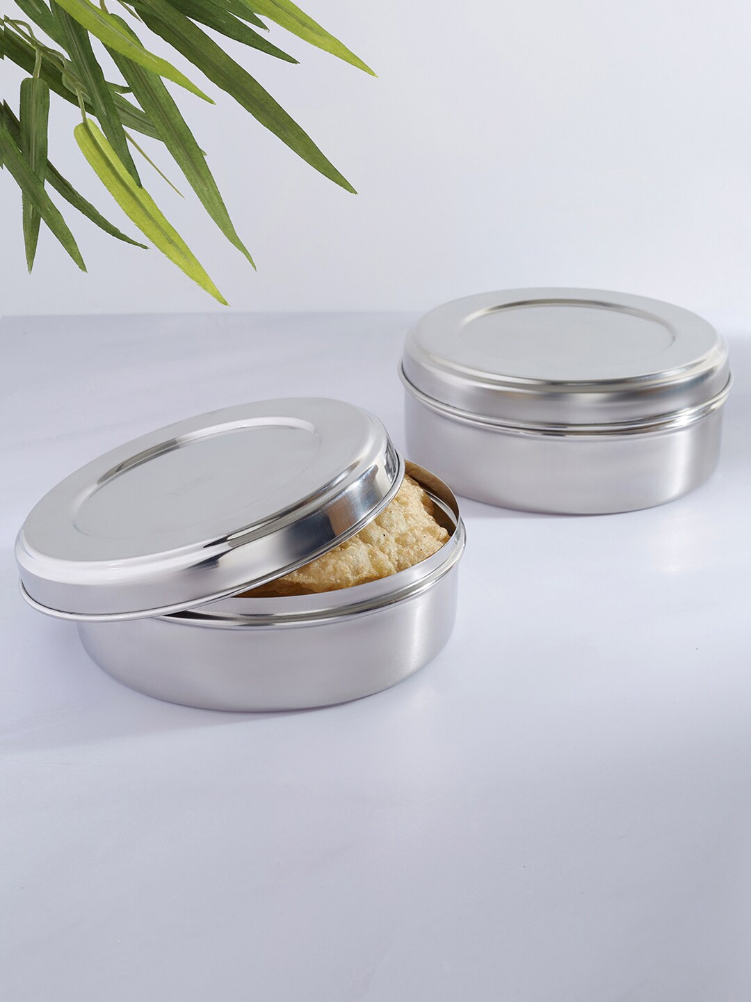 

HomeTown Glisto Set of 2 Stainless Steel Canisters, Silver
