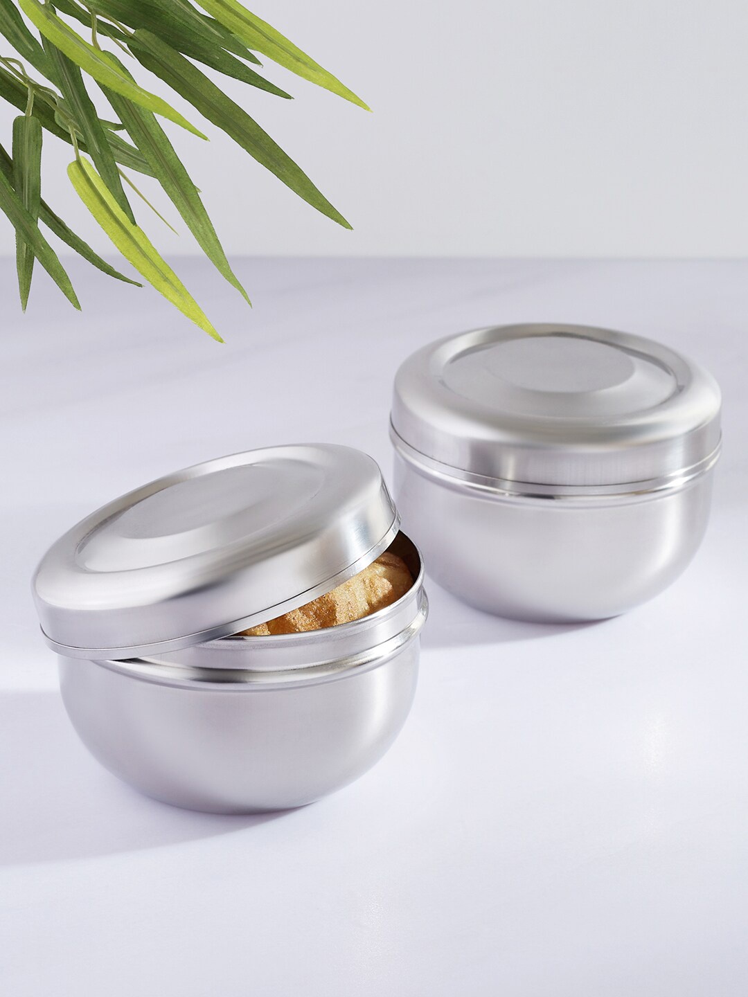 

HomeTown Glisto Set of 2 Stainless Steel Canisters, Silver