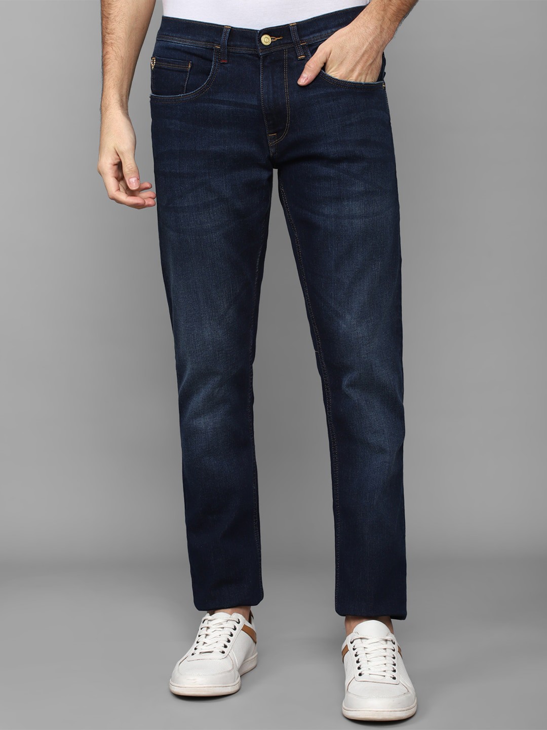 

Allen Solly Men Navy Blue Slim Fit Light Fade Jeans