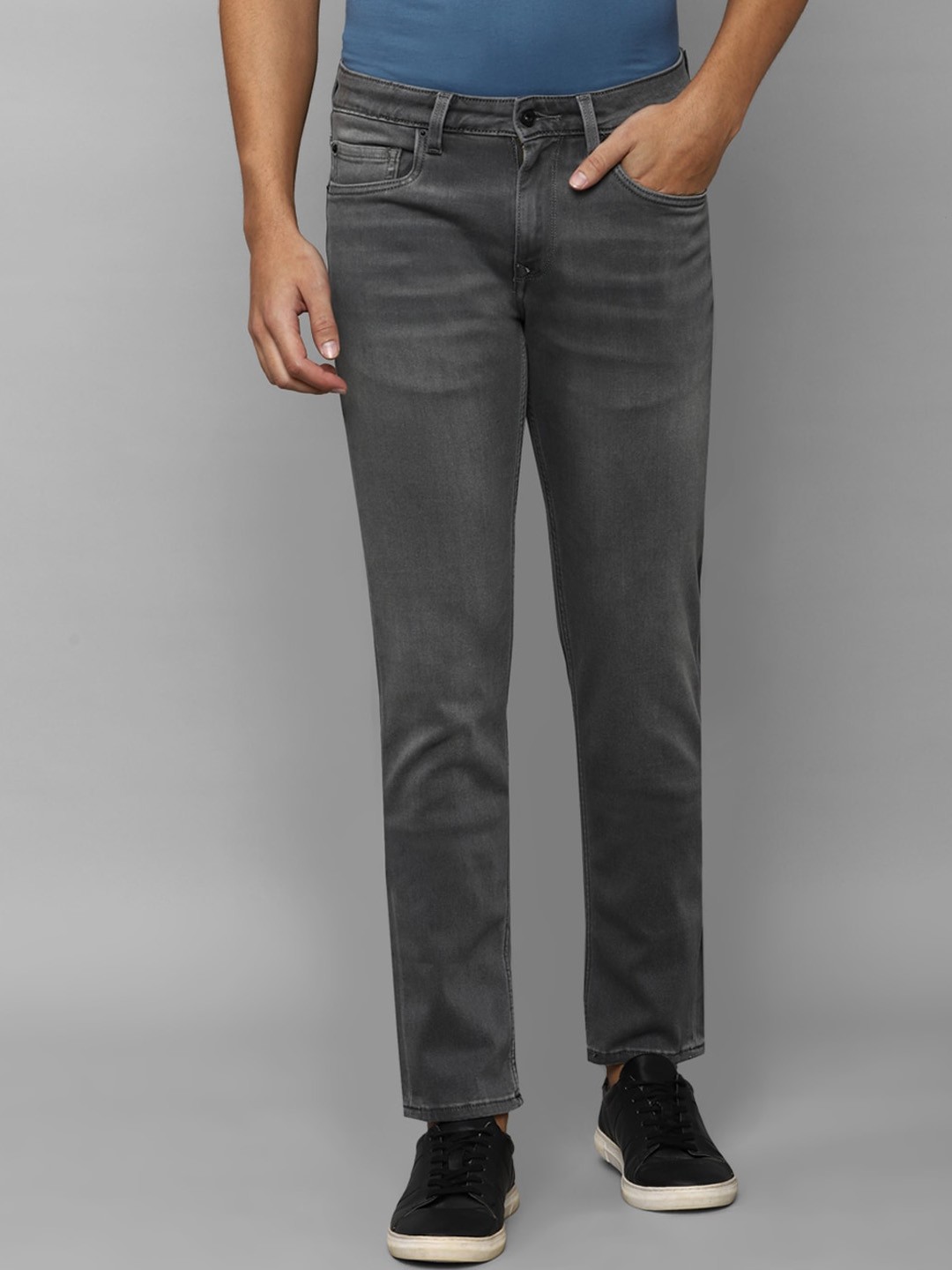 

Louis Philippe Jeans Men Grey Slim Fit Light Fade Jeans