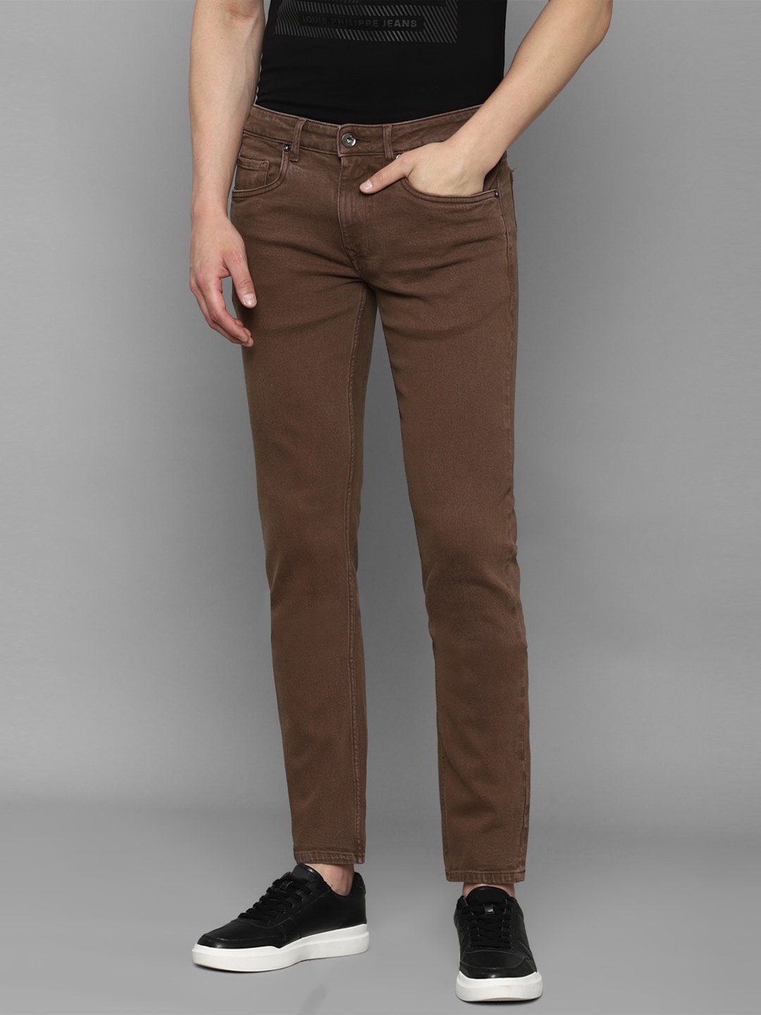 

Louis Philippe Jeans Men Brown Cotton Slim Fit Jeans