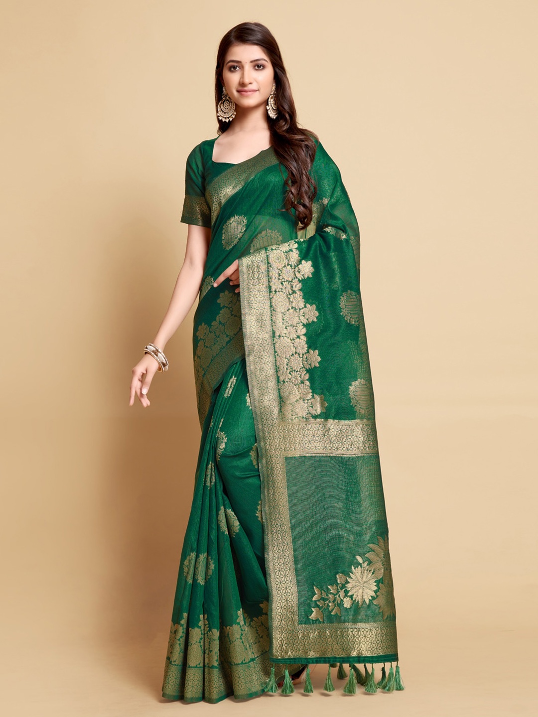 

GAJARAI Green & Gold-Toned Woven Design Zari Linen Blend Kanjeevaram Saree