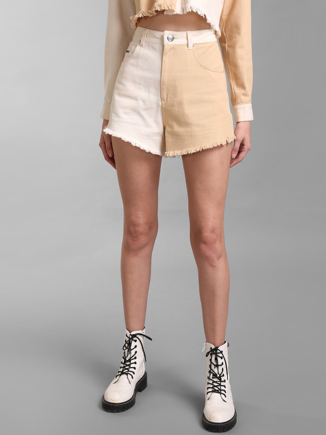 

KZ07 By Kazo Women Off White & Peach Colourblocked High-Rise Cotton Denim Shorts