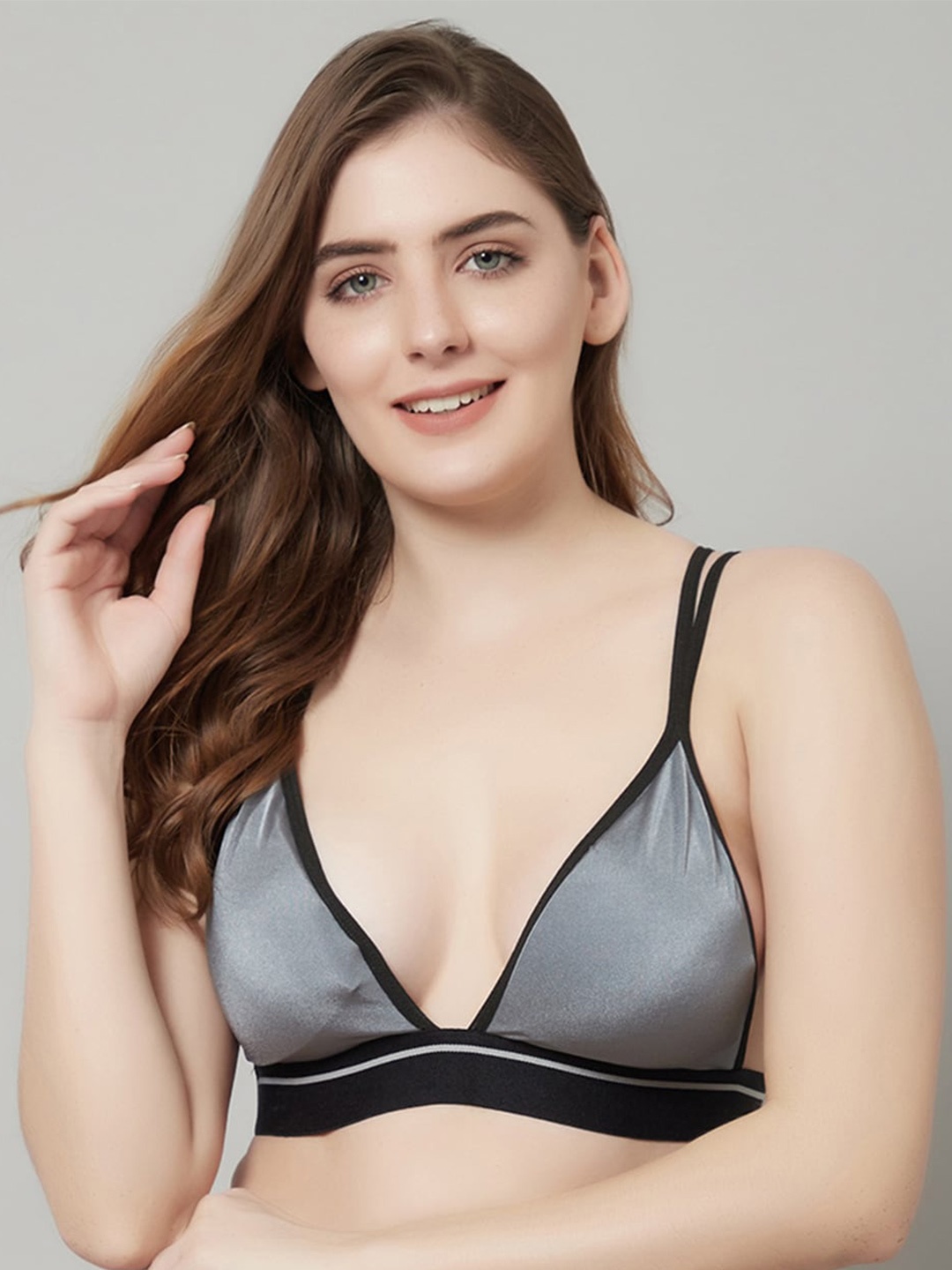 

PrettyCat Grey & Black Non Wired Lightly Padded Bra