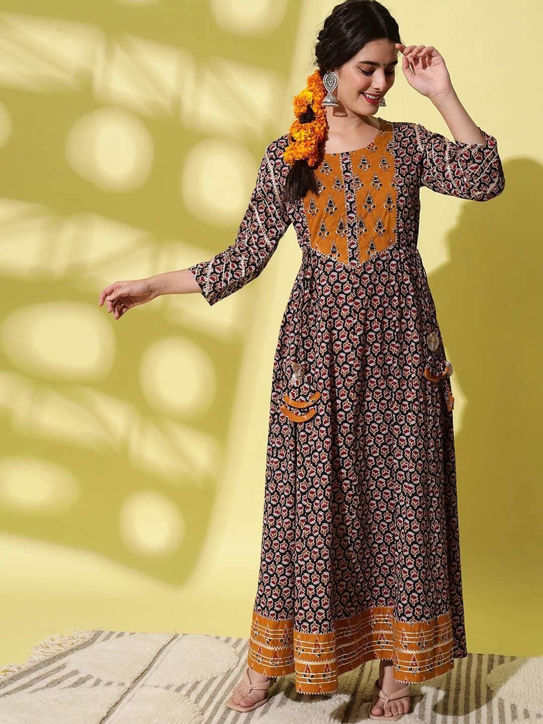 

Meeranshi Black Floral Ethnic Maxi Dress
