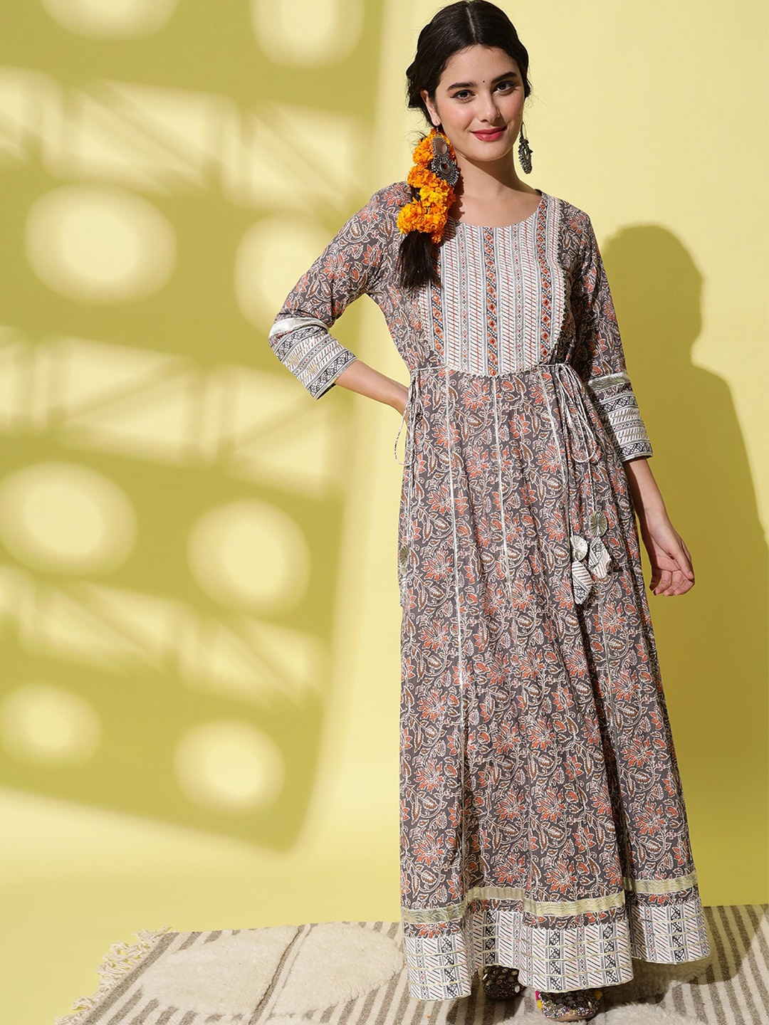 

Meeranshi Grey & Beige Floral Ethnic Maxi Maxi Dress