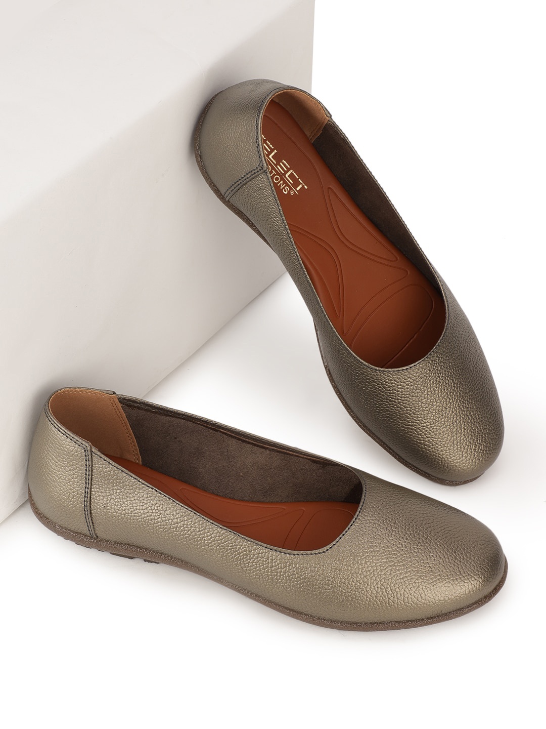 

FOOTONS Women Gunmetal-Toned Textured Ballerinas Flats, Metallic