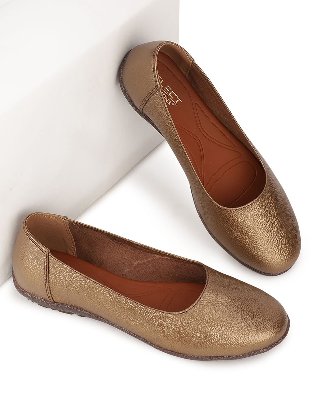 

FOOTONS Women Gold-Toned Textured Ballerinas with Laser Cuts Flats