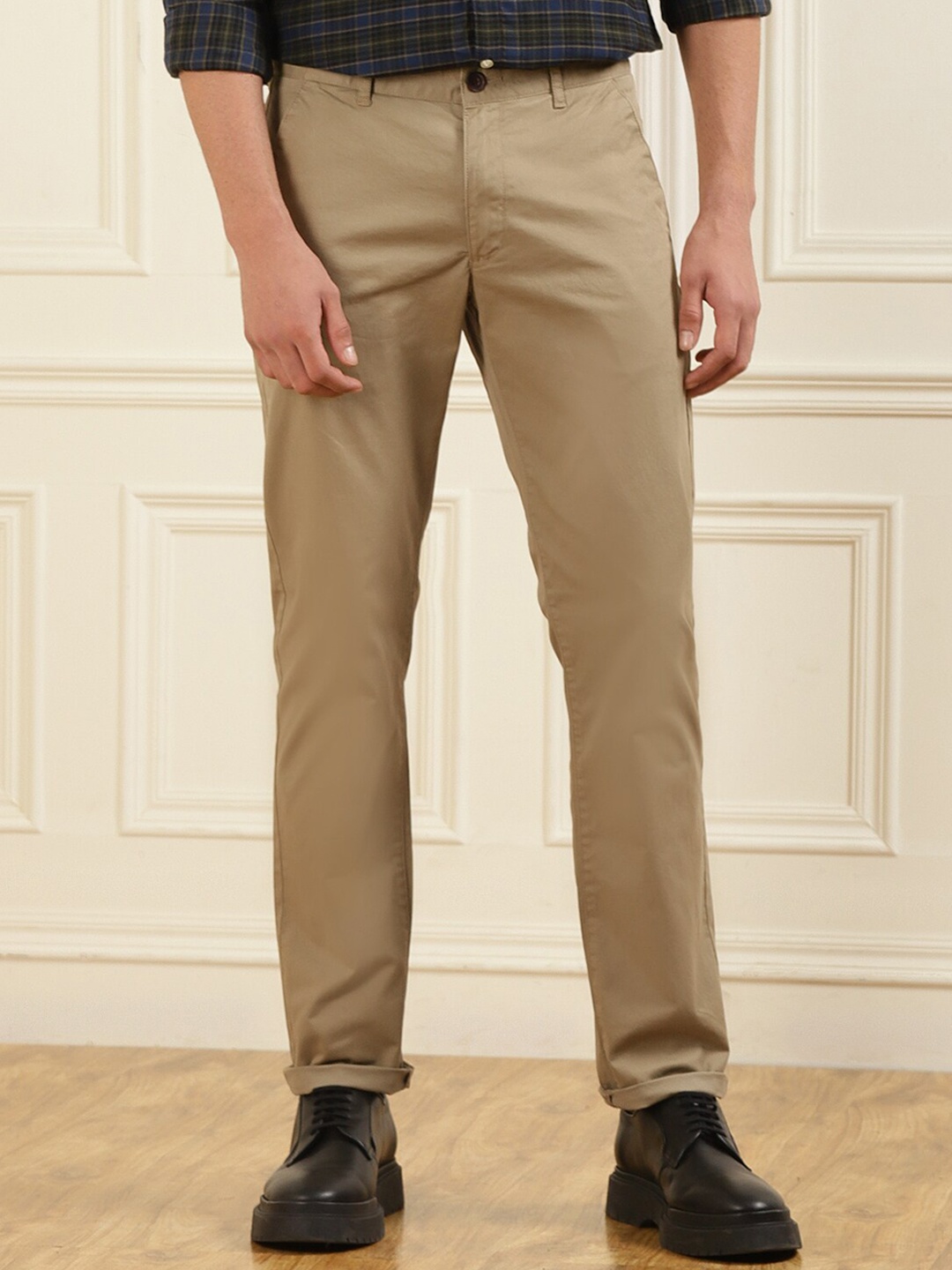 

Farah Men Beige Regular-Fit Chinos Trousers