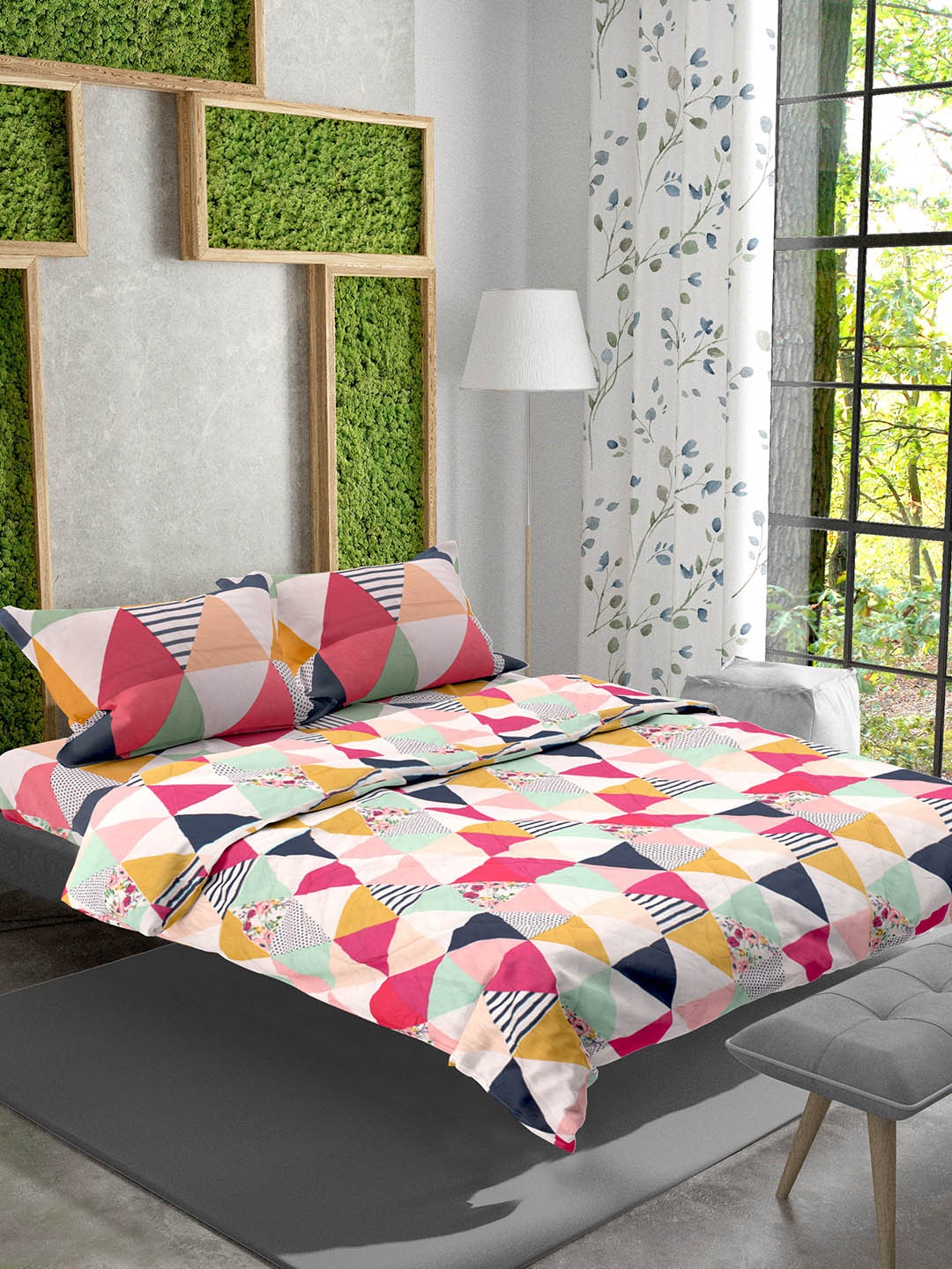 

AAZEEM Pink Floral Printed Double Queen Bedding Set
