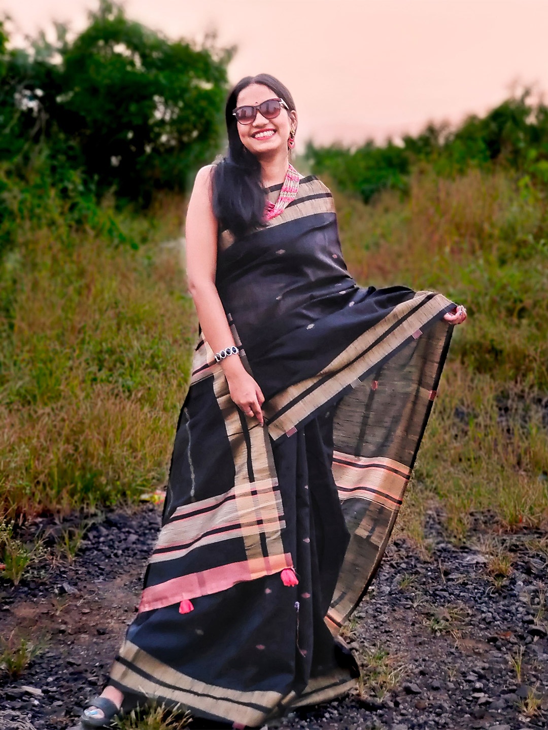 

Apaapi Threads of glory Black & Gold-Toned Woven Design Zari Jute Silk Saree