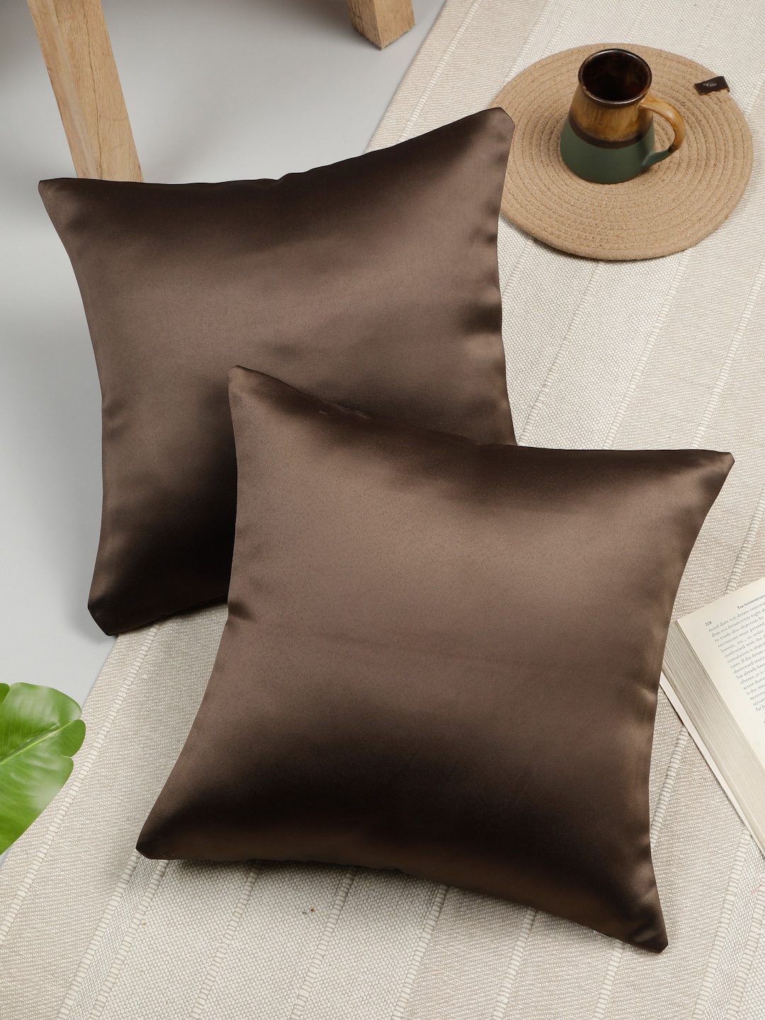 

ROSARA HOME Brown Set of 2 Square Cushion Covers