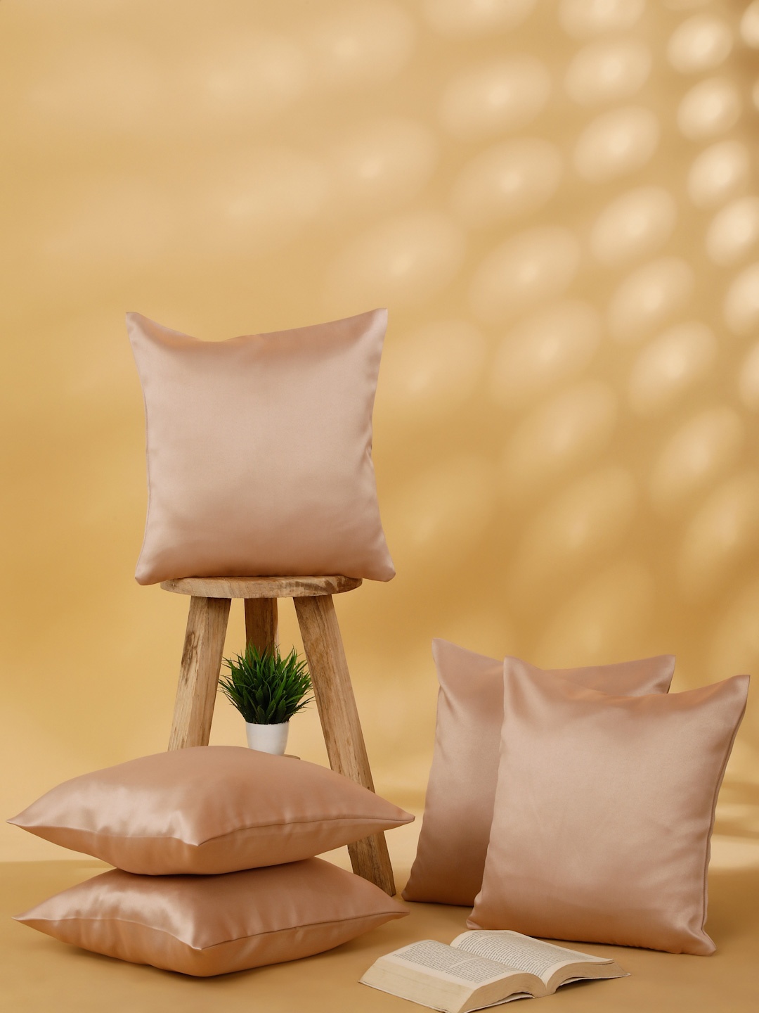 

ROSARA HOME Peach-Coloured Set of 5 Square Cushion Covers