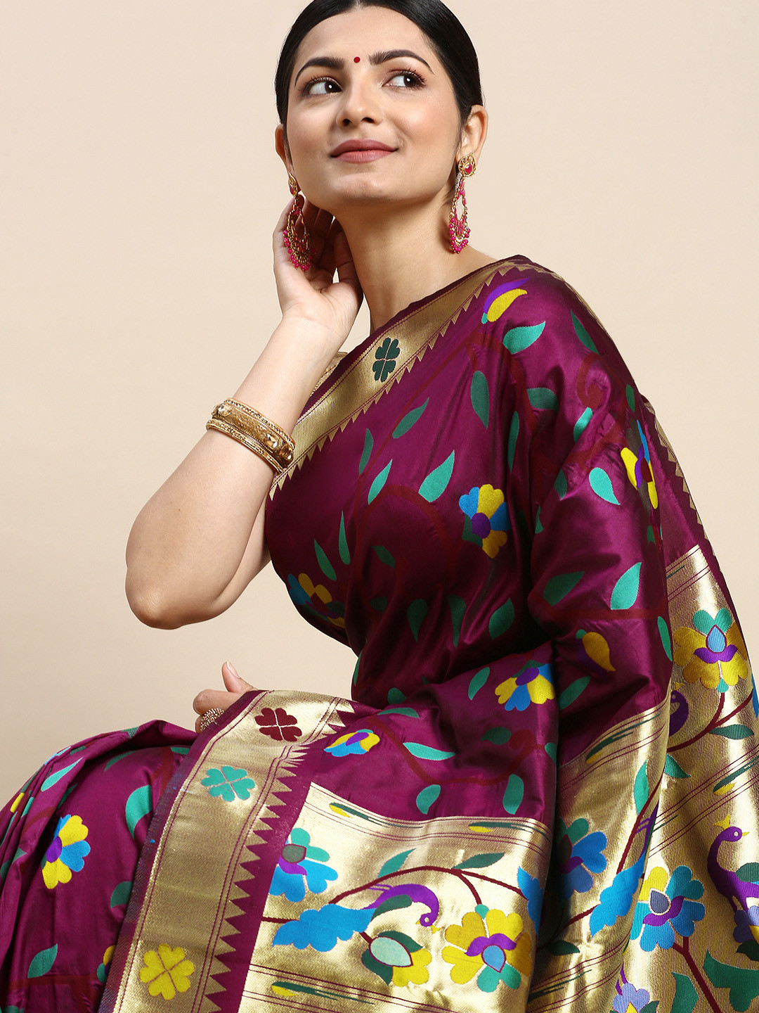 

Royal Rajgharana Saree Floral Zari Silk Blend Paithani Saree, Magenta