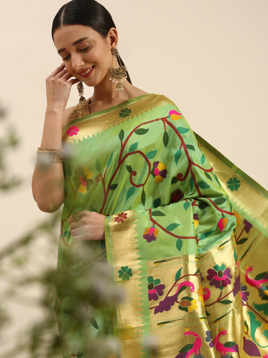 

Royal Rajgharana Saree Floral Zari Silk Blend Paithani Saree, Green