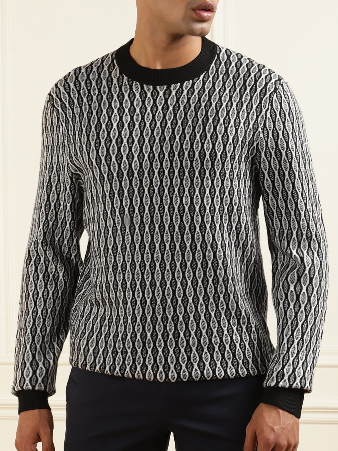 

Ted Baker Men Black & White Ribbed Pullover