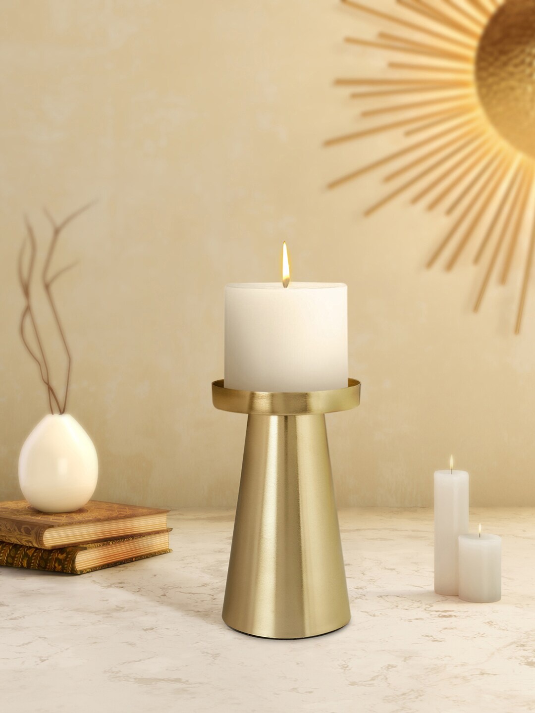 

Living scapes by Pantaloons Gold-Toned Solid Candle Holders