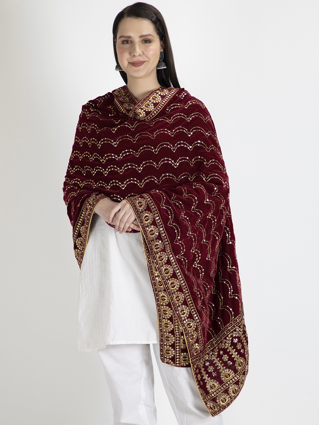 

Moda Chales Women Maroon & Gold-Toned Embroidered Velvet Shawl