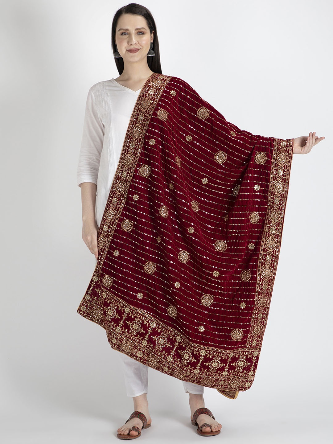 

Moda Chales Women Maroon & Gold-Toned Embroidered Velvet Shawl