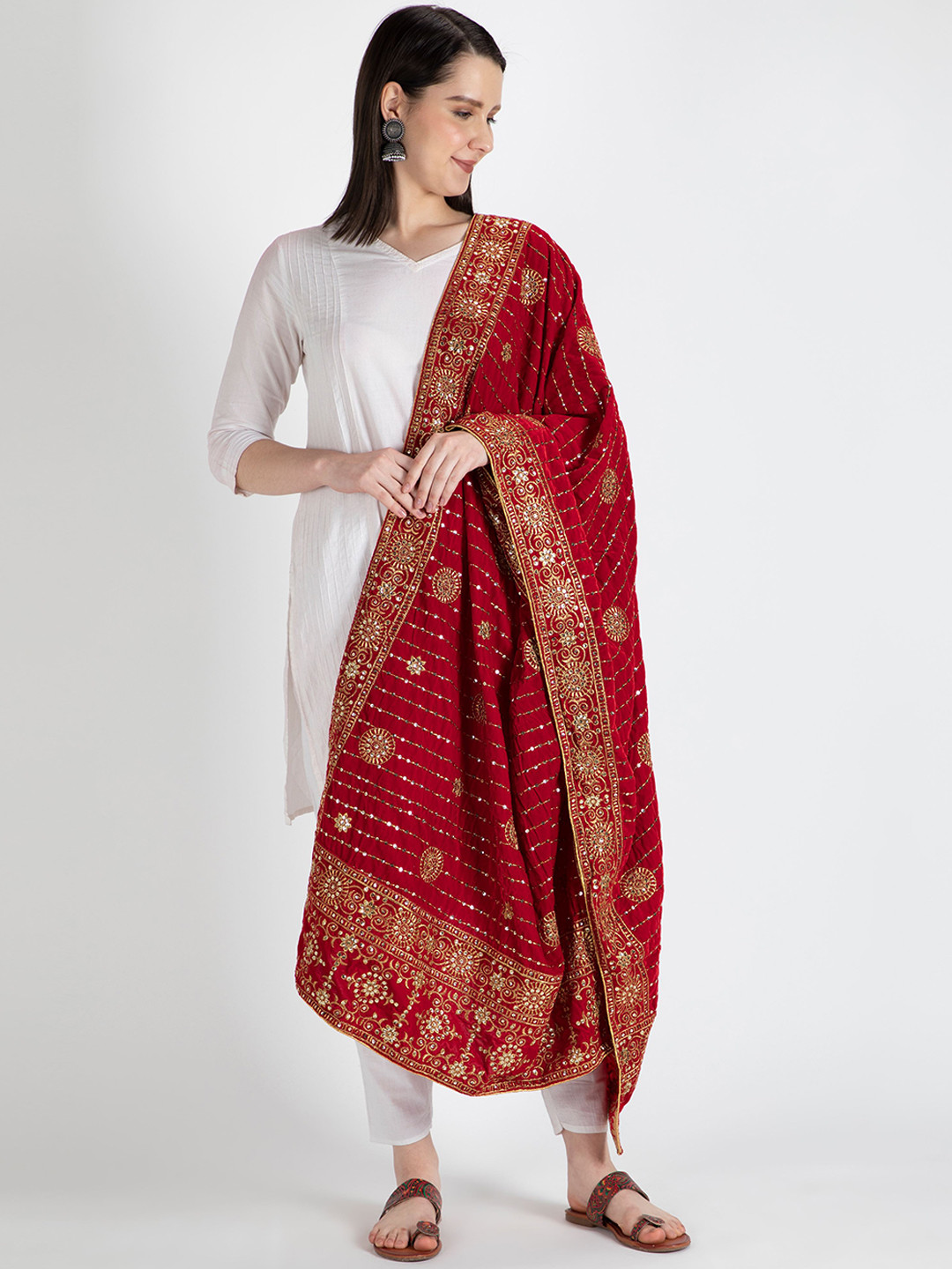 

Moda Chales Women Red & Gold-Toned Embroidered Velvet Shawl