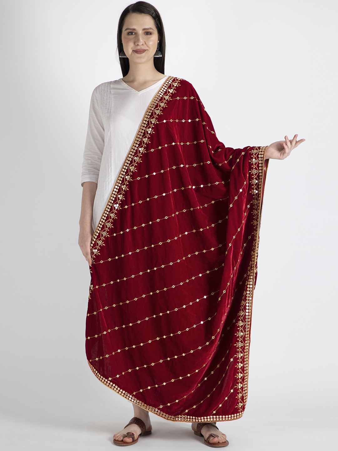 

Moda Chales Women Maroon & Gold-Toned Embroidered Velvet Shawl