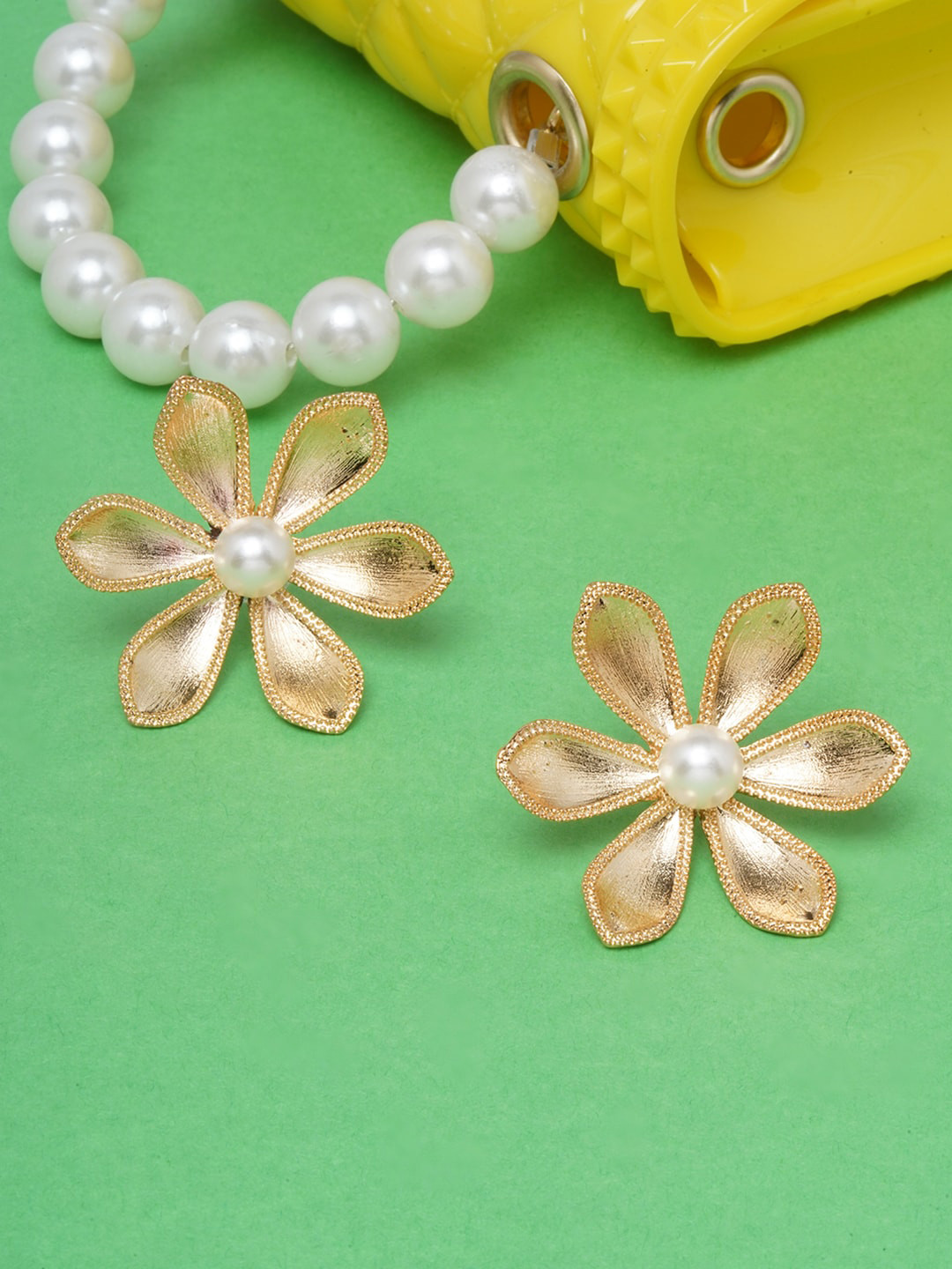 

DIVA WALK Gold-Plated Floral Studs Earrings