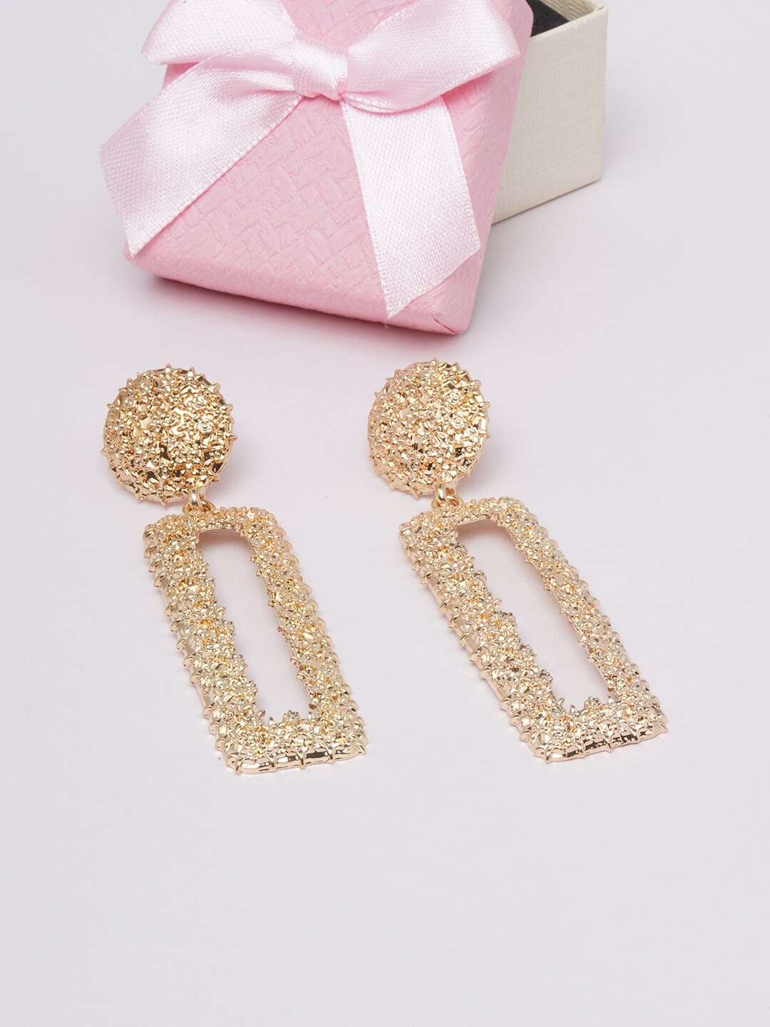 

DressBerry Gold-Plated Geometric Drop Earrings