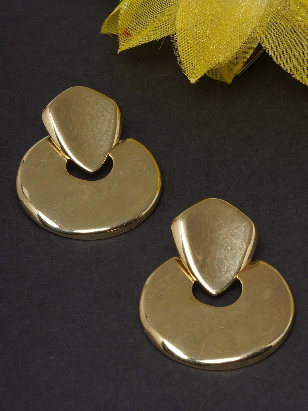 

DressBerry Gold-Plated Contemporary Drop Earrings