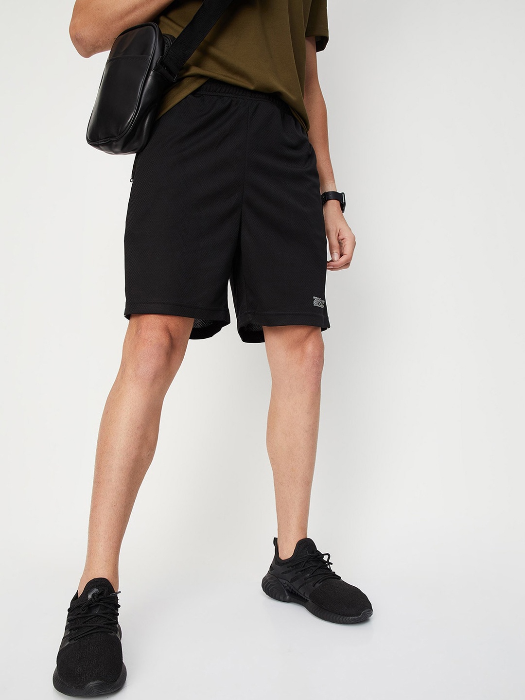 

max Men Black Solid Sports Shorts