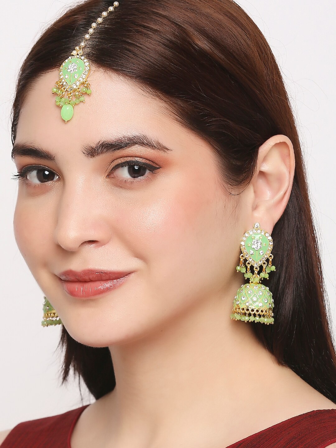 

OOMPH White & Green Kundan-Studded & Beaded Jadau Jewellery Set