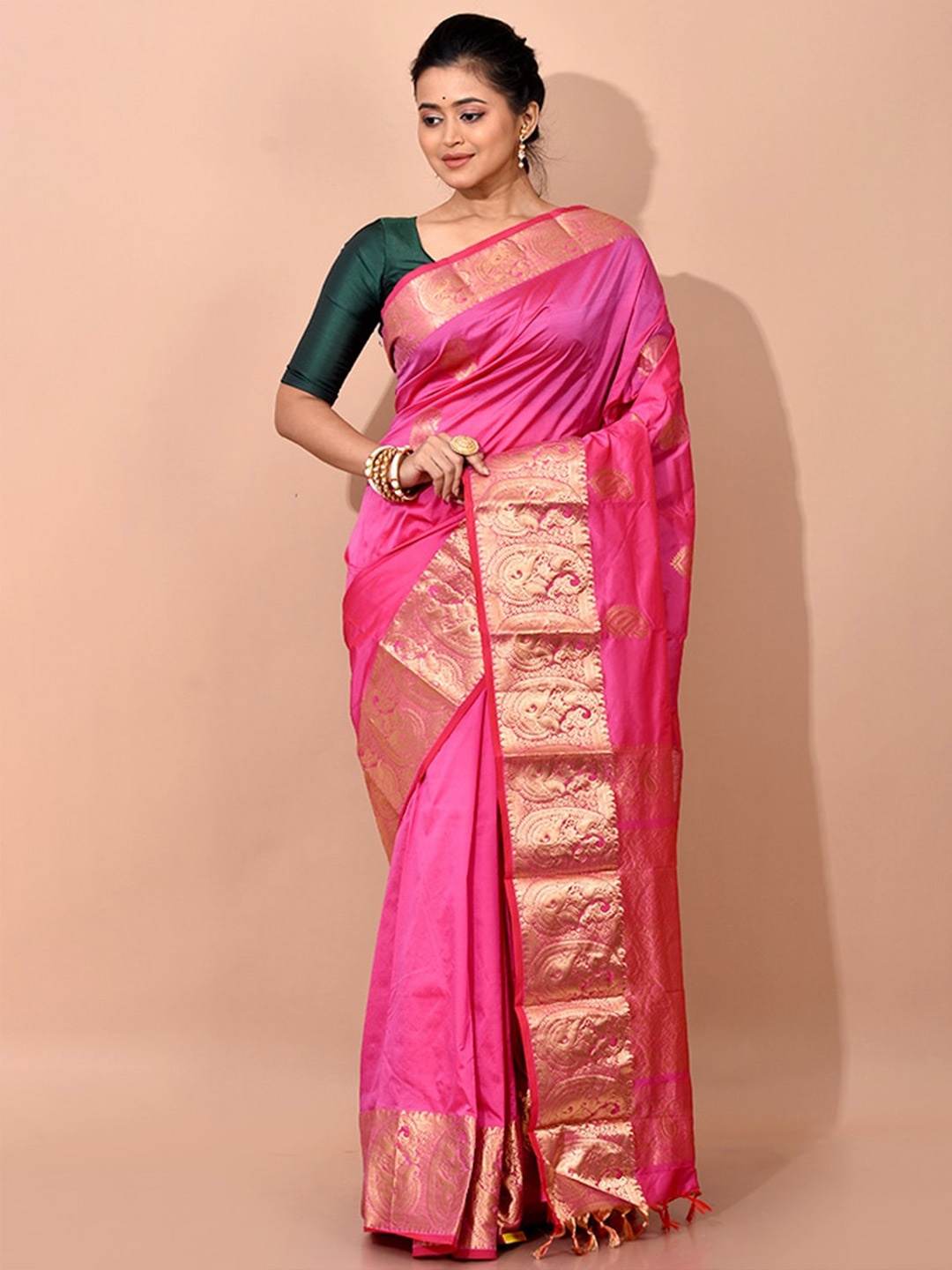 

AllSilks Pink & Gold-Toned Ethnic Motifs Zari Kanjeevaram Saree