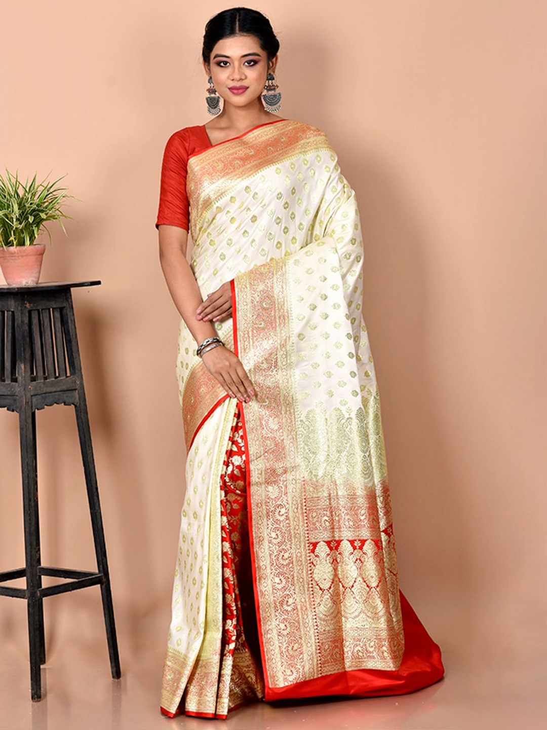 

AllSilks White & Red Ethnic Motifs Zari Banarasi Saree