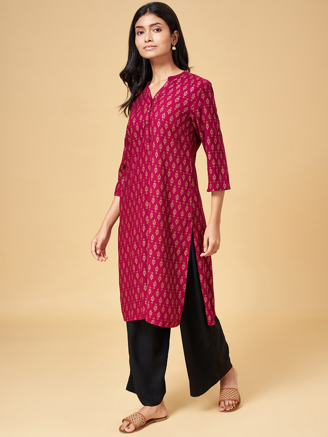 

YU by Pantaloons Women Maroon Geometric Printed Kurta