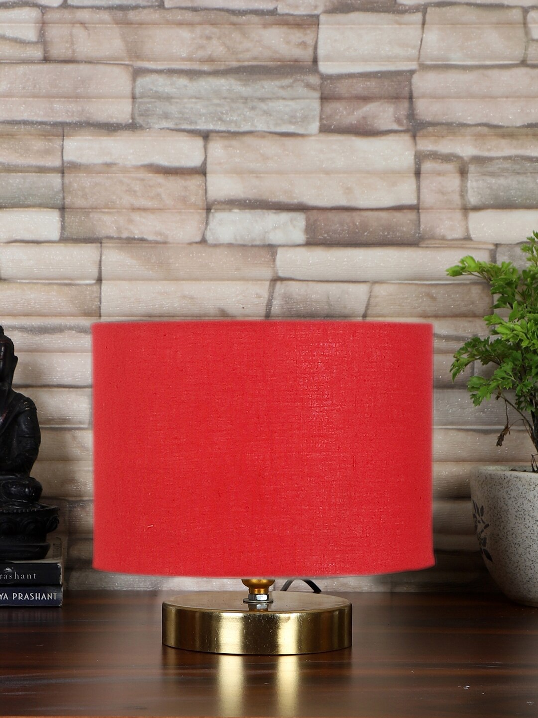 

Devansh Red & Gold-Toned Textured Cylindrical Table Lamp