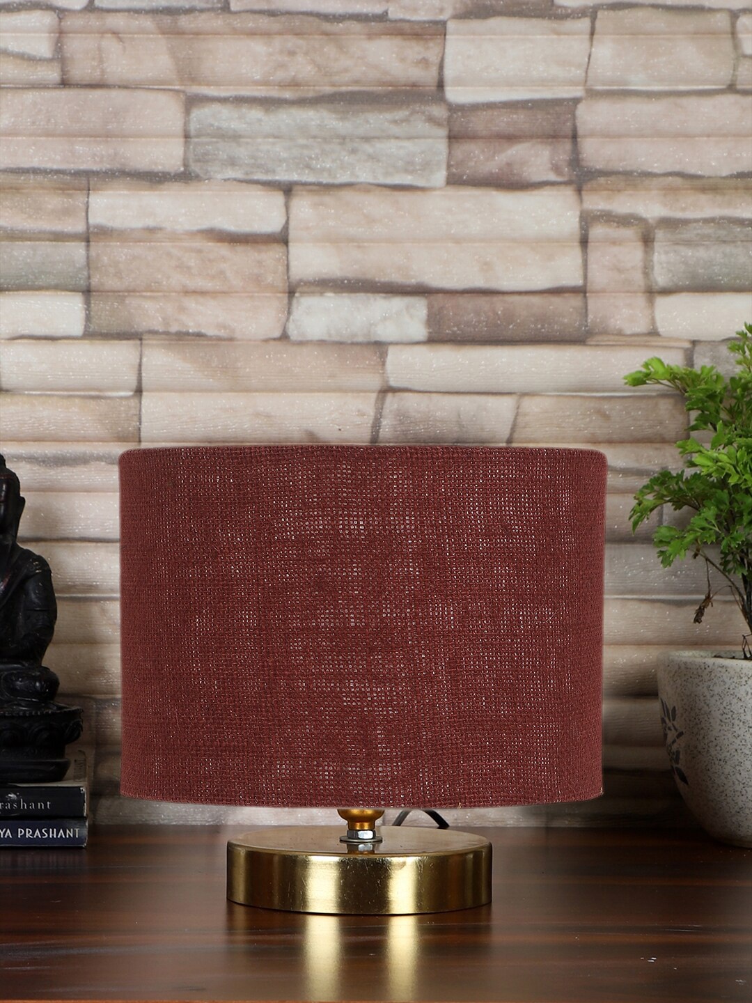 

Devansh Maroon & Gold-Toned Textured Cylindrical Table Lamp