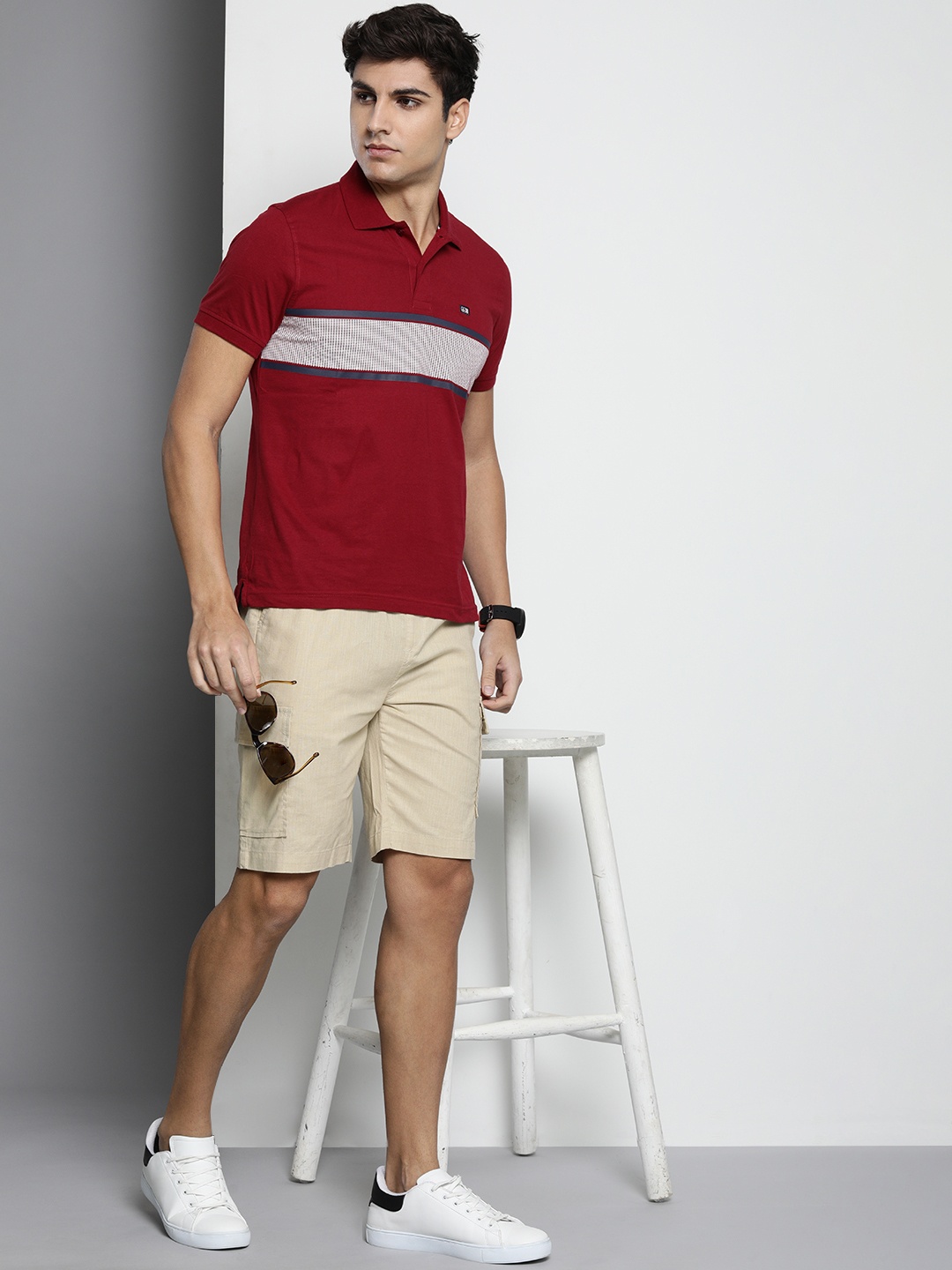 

The Indian Garage Co Men Linen Cotton Slim Fit Cargo Shorts, Cream