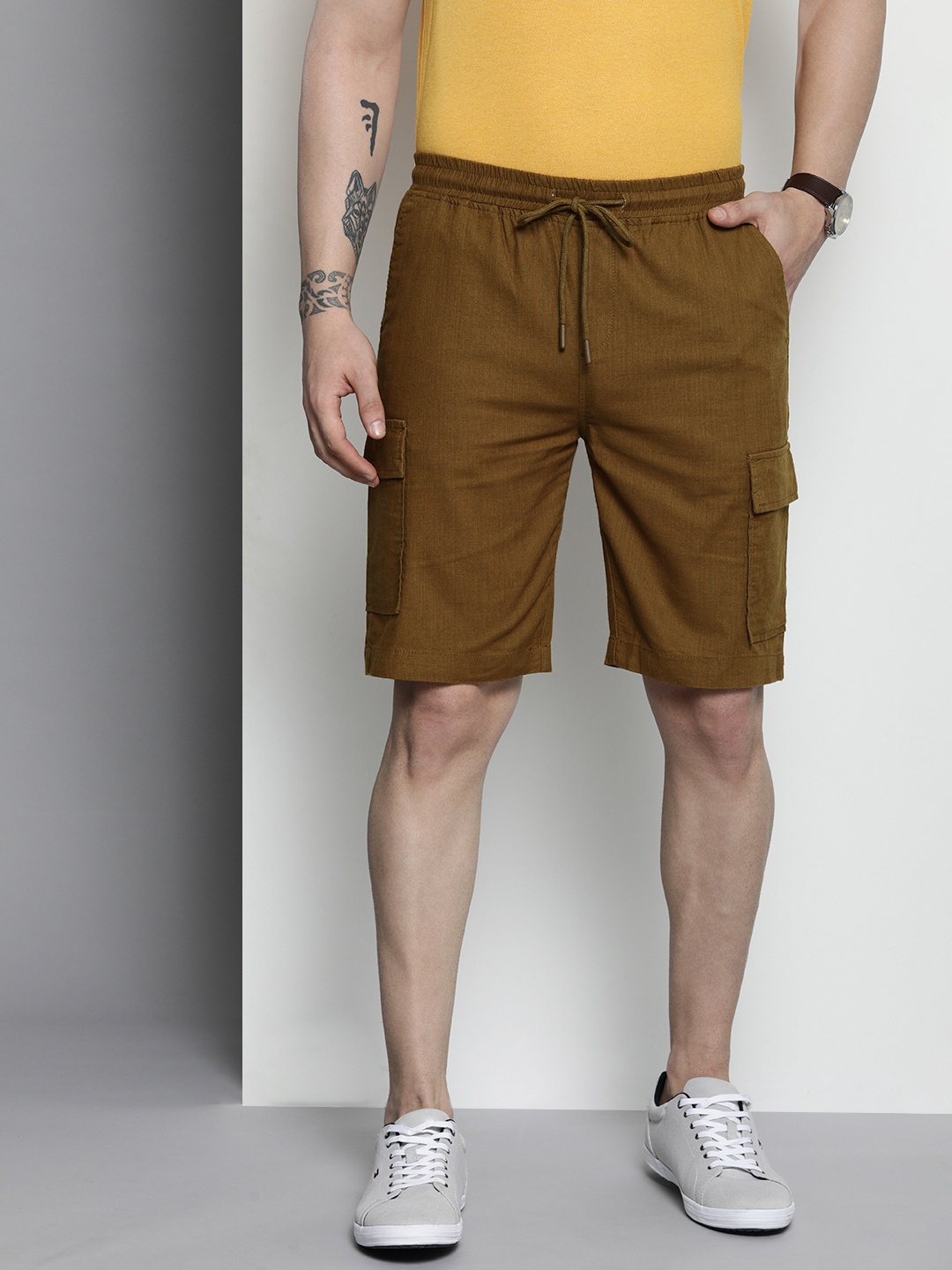 

The Indian Garage Co Men Linen Cotton Slim Fit Cargo Shorts, Brown