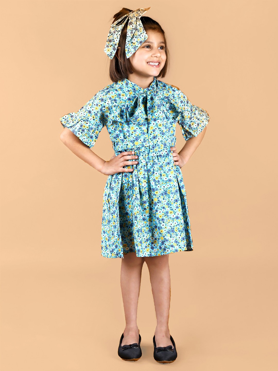 

Beyabella Green Floral Printed Tie-Up Neck Linen Dress