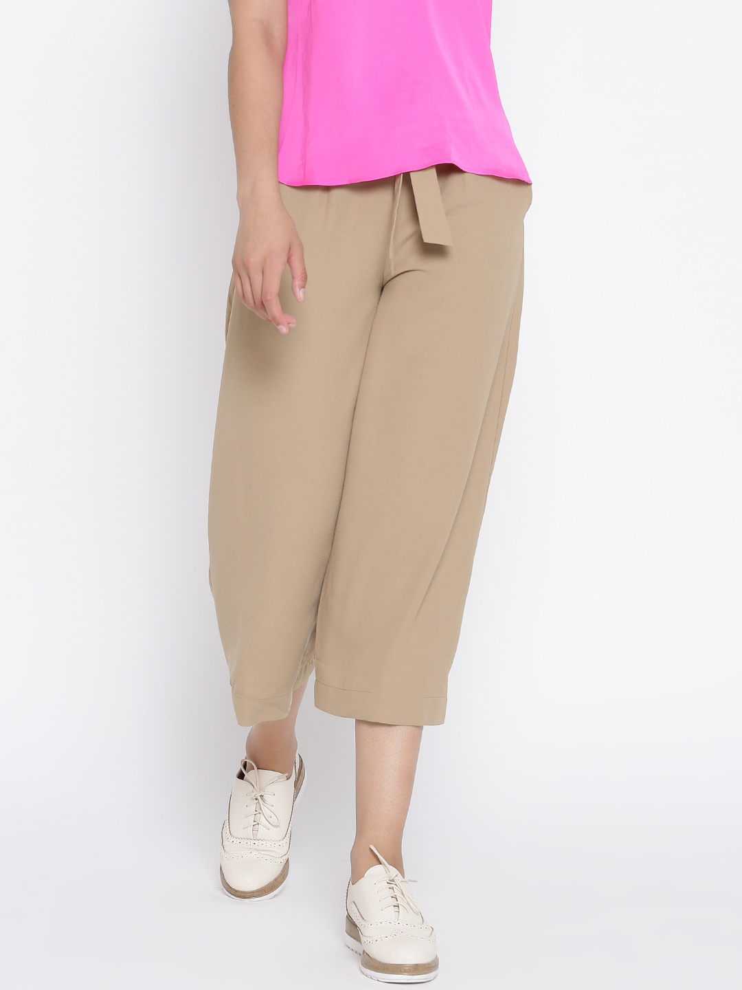 

FOREVER 21 Women Beige Regular Fit Solid Belted Cropped Parallel Trousers