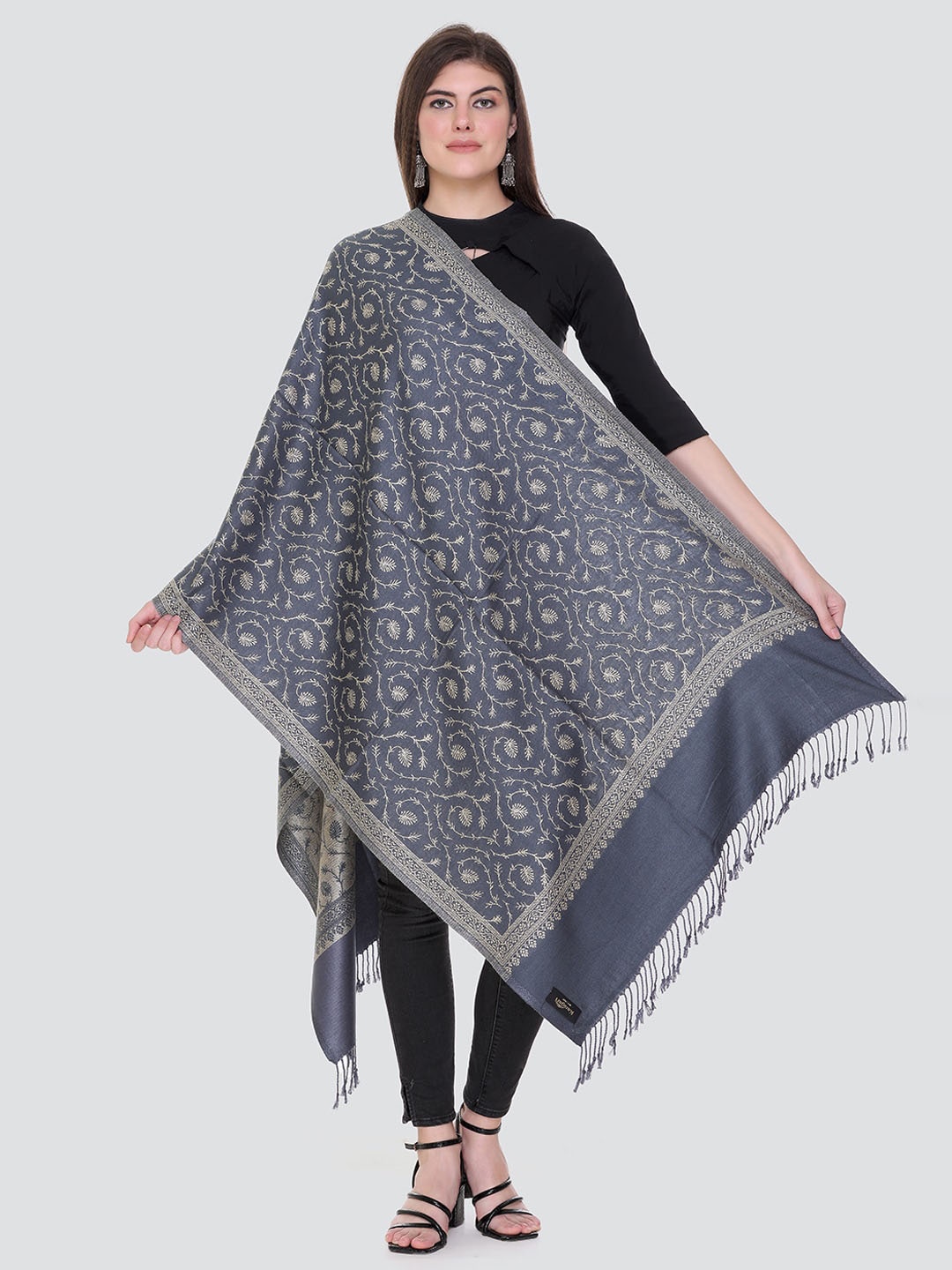 

KANIGARI Women Grey & Cream-Coloured Woven Design Woolen Stole