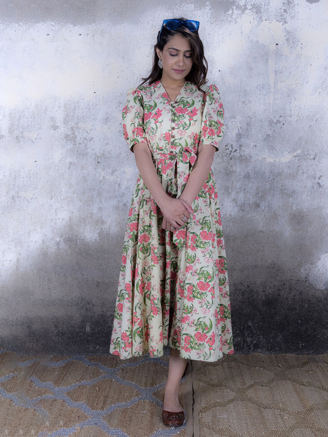 

Sakhi Jaipur Off White & Pink Floral Midi Dress