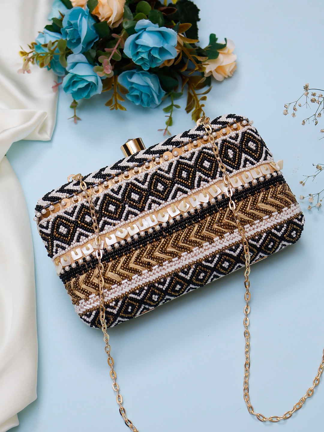 

Swisni Black & White Embroidered Box Clutch