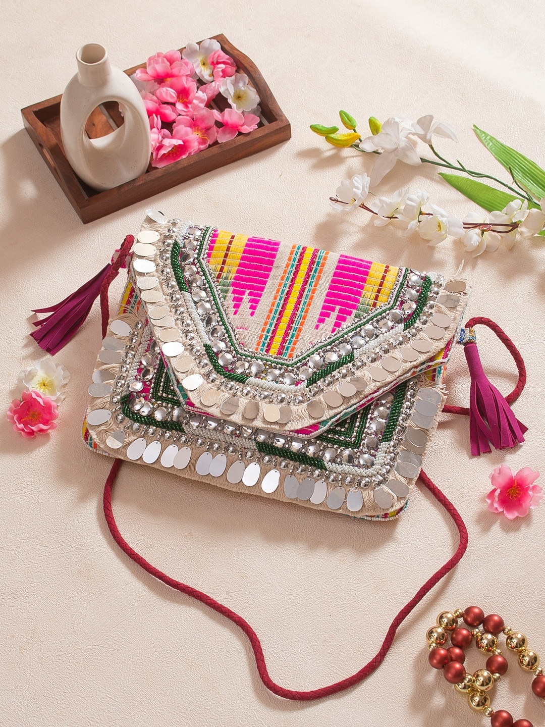 

Swisni Pink & White Printed Purse Clutch