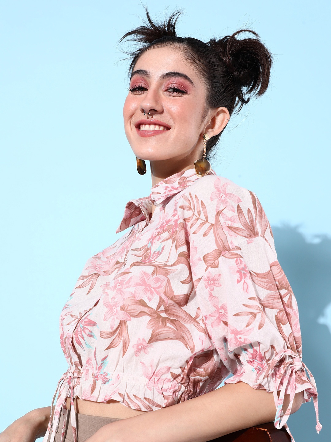 

QUIERO Floral Print Crepe Shirt Style Crop Top With Tie-Ups Detail, White
